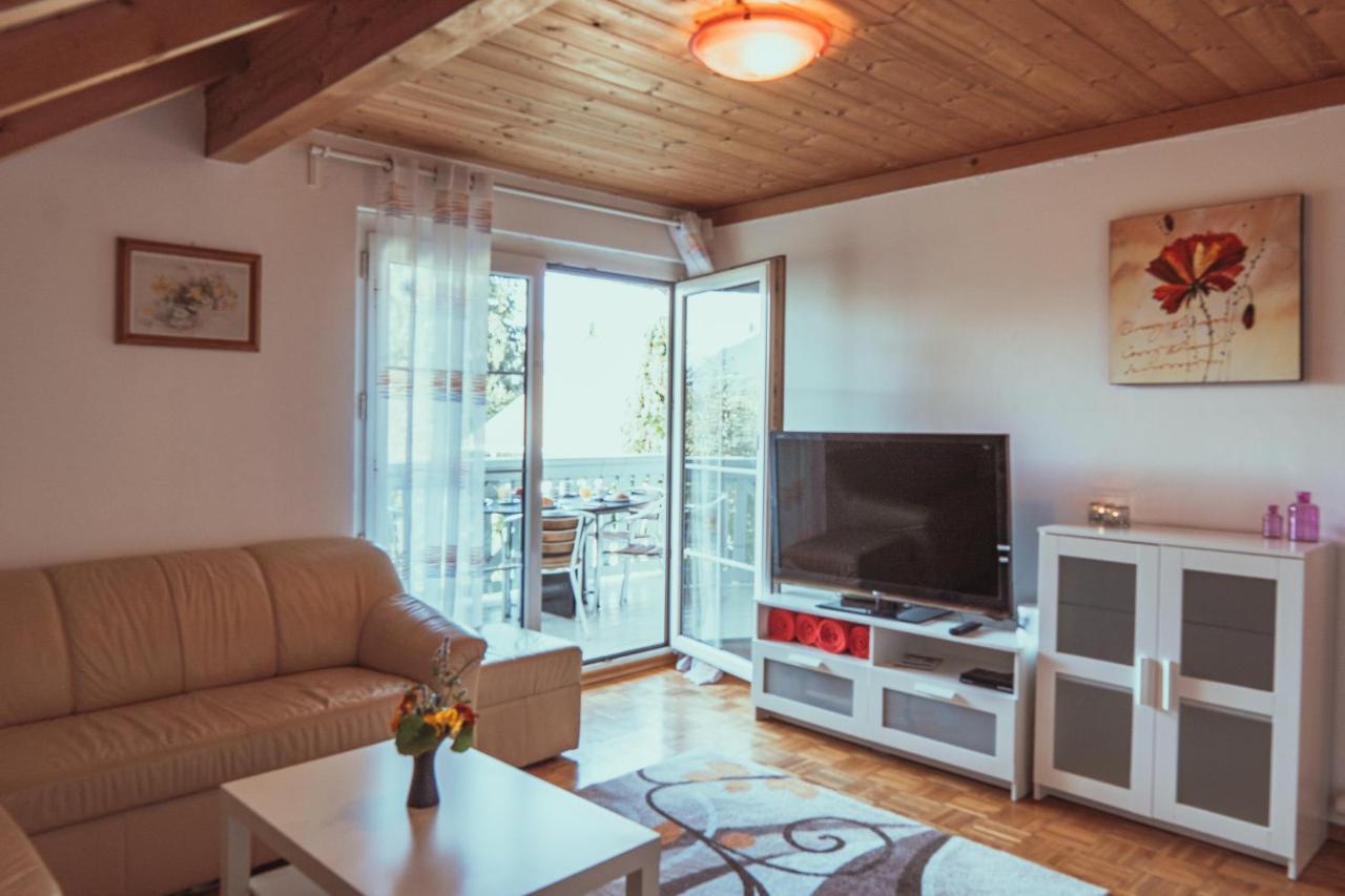 Armonia Altach, 2-6 P, 2 Schlafzimmer, Kueche, Parkplatz, Balkon, Wifi, Garten, Stellplatz Fuer Ski Luaran gambar