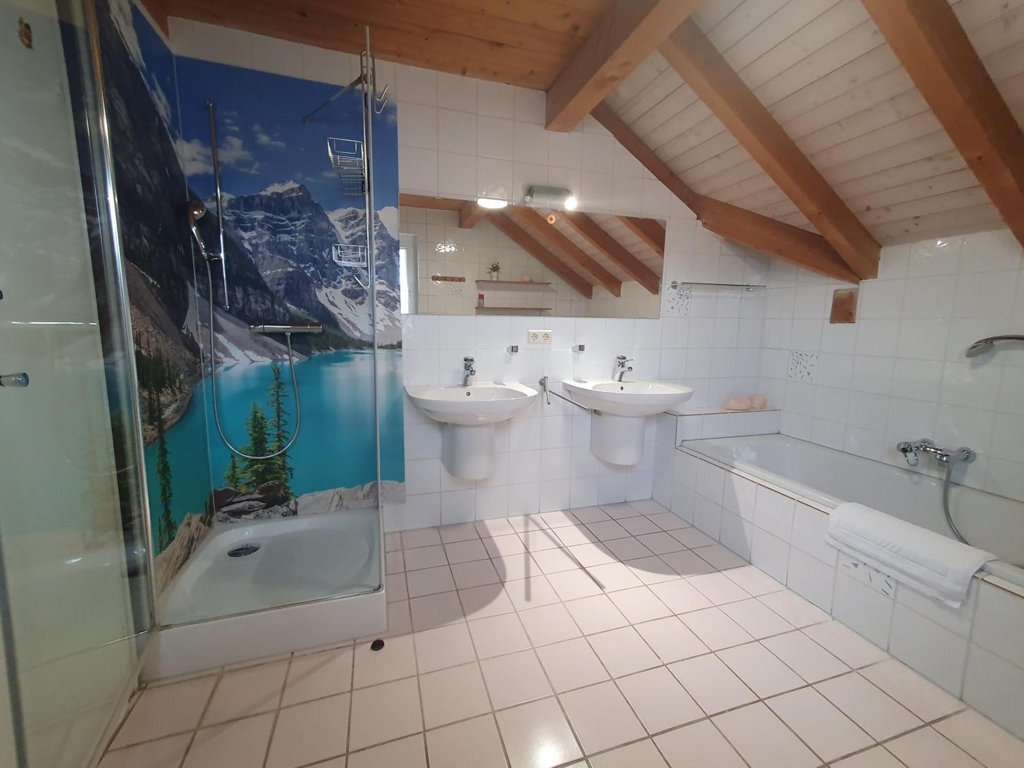 Armonia Altach, 2-6 P, 2 Schlafzimmer, Kueche, Parkplatz, Balkon, Wifi, Garten, Stellplatz Fuer Ski Luaran gambar